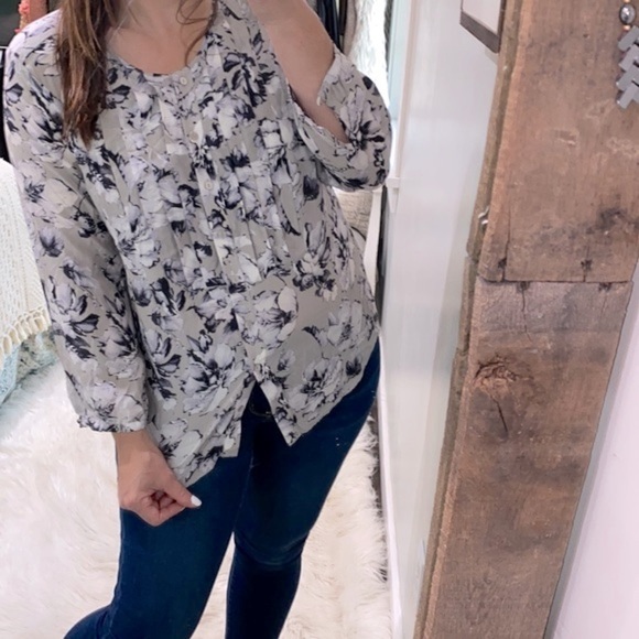 Victorias Secret blue floral silk top size large - Picture 2 of 7